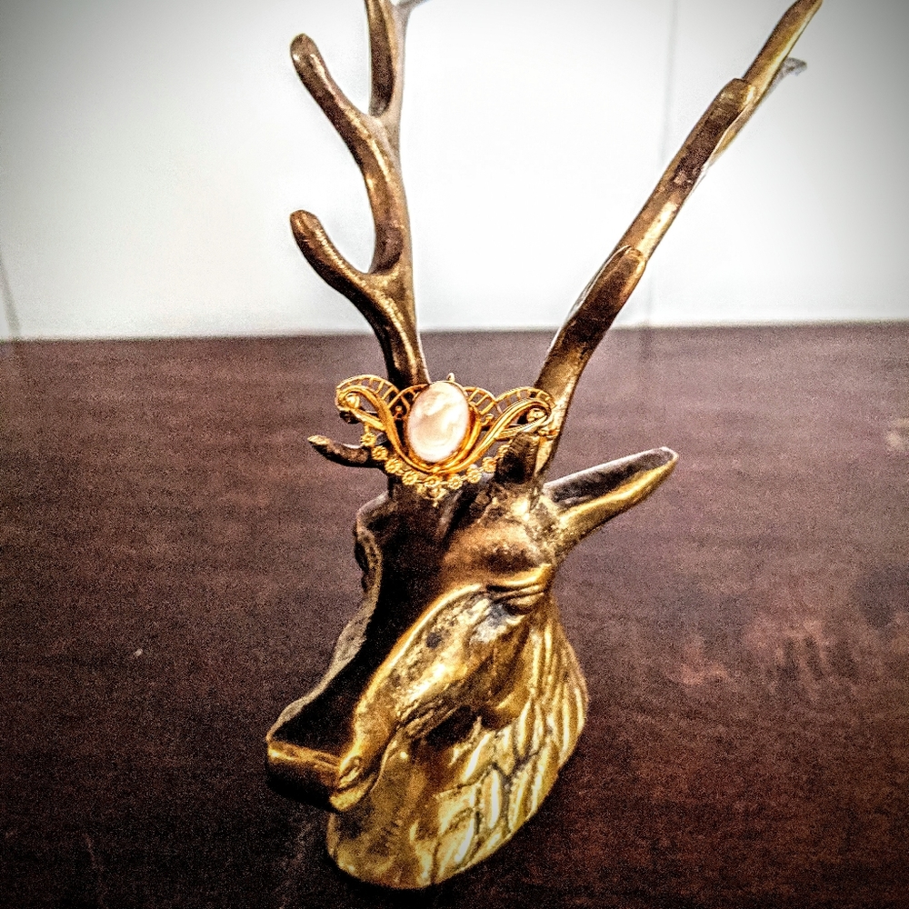 VINTAGE metal brooch